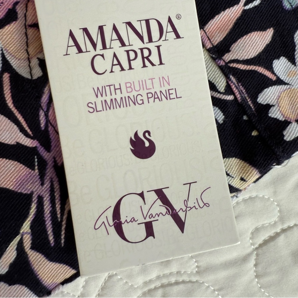 Gloria Vanderbilt Amanda Dark NavyFloral Capri Slimming‎ Pants Women's 10 NWT - Picture 9 of 12